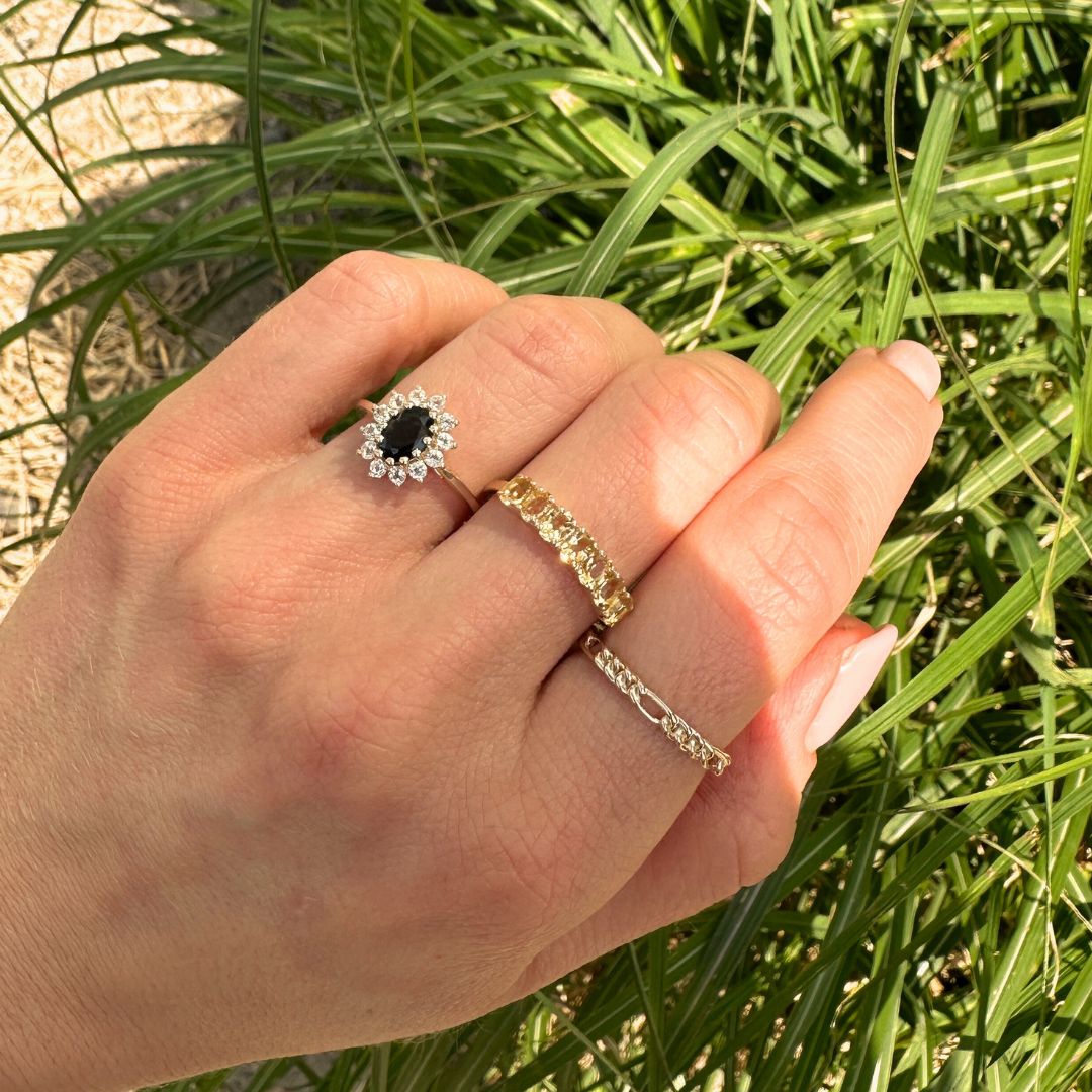 Tiny Figaro Stacking Ring | 9K